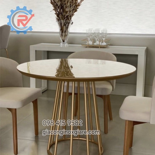 Bàn tab cà phê mà PVD 