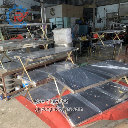 Gia công sản xuất bàn trà inox mạ vàng theo yêu cầu 