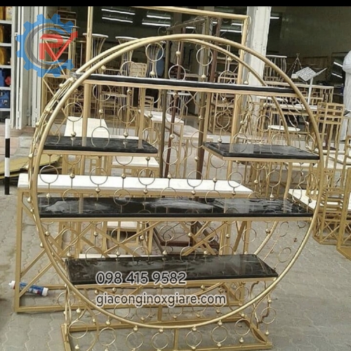 Kệ trưng bày sản phẩm bằng inox mạ PVD vàng gold 