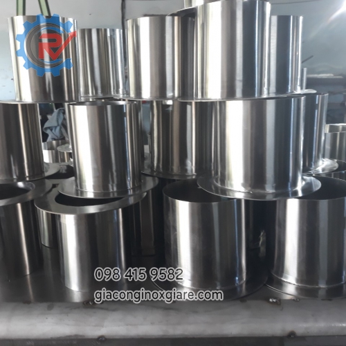 Gia công sản phẩm inox cao cấp theo yêu cầu.