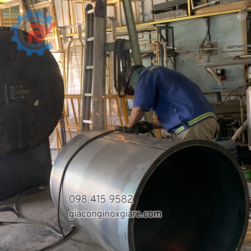 Cơ khí Phong Vũ chuyên nhận gia công bồn công nghiệp 