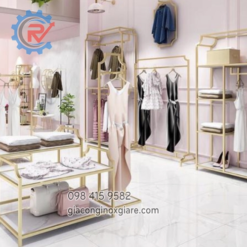 Kệ trưng bày shop thời trang mạ PVD màu 