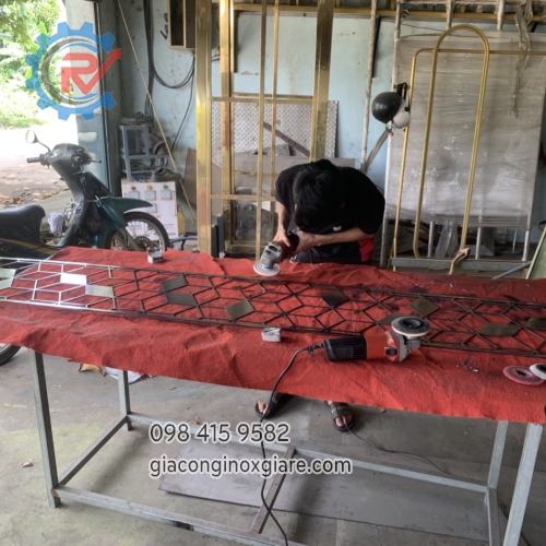 Vách inox cnc theo chi tiết bản vẽ 