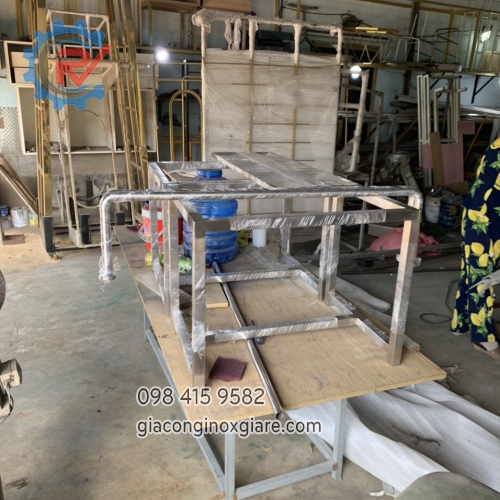 Đơn vị chuyên gia công sản xuất inox mạ PVD theo yêu cầu 