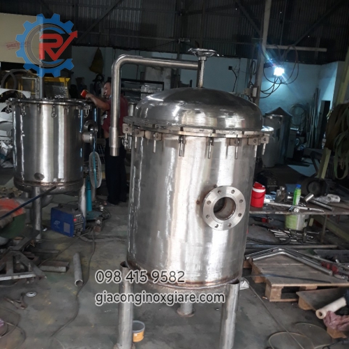 Đơn vị chuyên nhận gia công bồn inox công nghiệp tại xưởng.