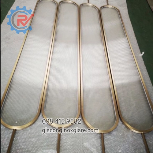 Gia công vách lam  kính  inox mạ vàng PVD theo yêu cầu 