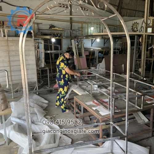 Đơn vị chuyên gia công inox theo yêu cầu 