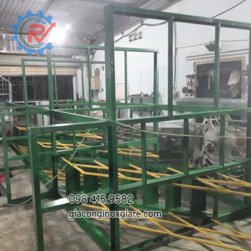 Gia công hệ sàn, lan can bồn công nghiệp tại xưởng 
