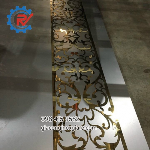 Vách ngăn họa tiết  cắt khắc CNC inox mạ PVD vàng nghệ thuật.