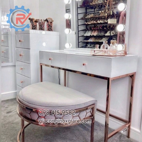 Bàn trang điểm mạ PVD màu rose gold đang trọng