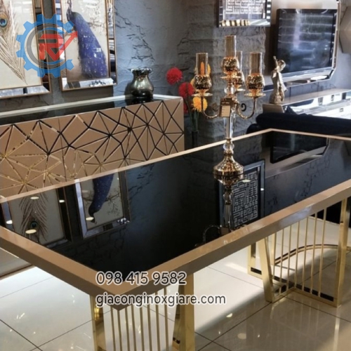 Bàn ăn cao cấp mạ vàng sang trọng 