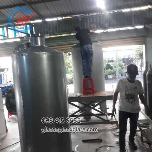 Cơ khí Phong Vũ chuyên nhận gia công chế tạo bồn công nghiệp các loại tại xưởng.