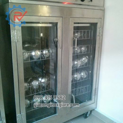 Tủ sấy chén công nghiệp.
