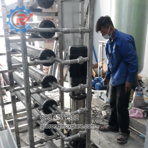Gia công lắp đặt hệ thống bồn lọc nước RO công nghiệp 