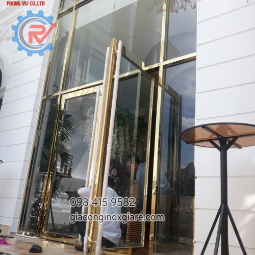 Gia công cửa kính khung inox mạ PVD vàng theo yêu cầu 