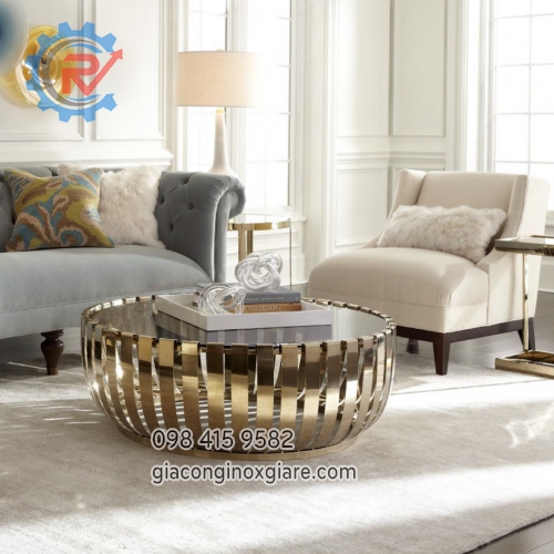 Bàn trà phòng khách.