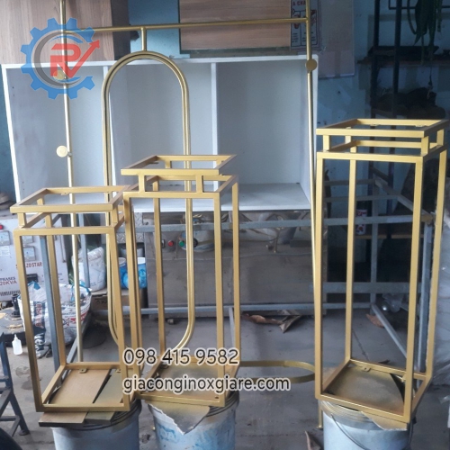 Gia công chân đôn trang trí bằng inox mạ PVD màu vàng theo yêu cầu 