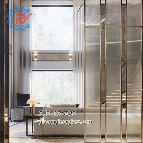 Vách lam kính khung inox mạ PVD vàng theo yêu cầu 