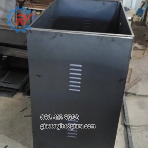 Gia công hộp điện công nghiệp bằng thép CT3 