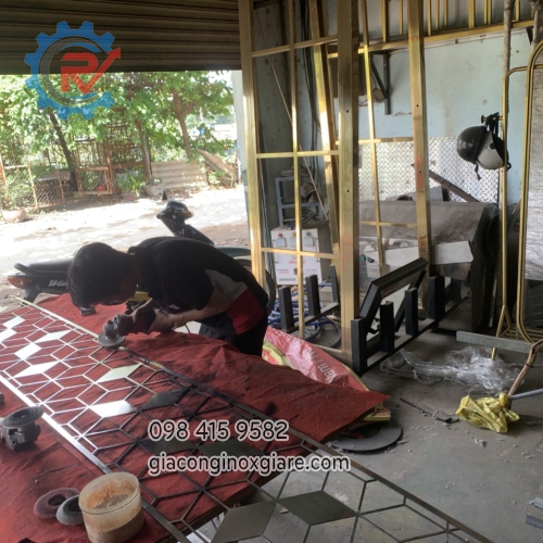 Gia công vách inox CNC theo yêu cầu 