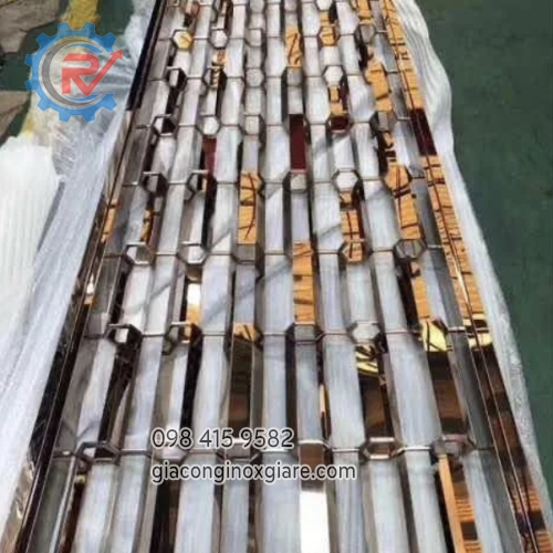 Vách ngăn inox mạ vàng Phong cách hiện đại