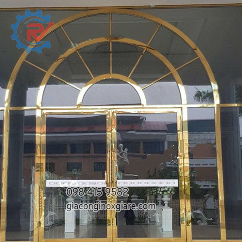 Đơn vị sản xuất, thi công lắp đặt cửa kính khung inox mạ vàng 