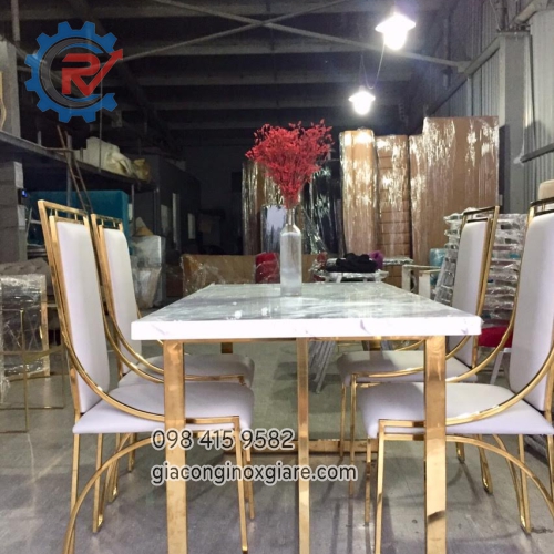 Bàn ăn mạ vàng đẳng cấp sang trọng