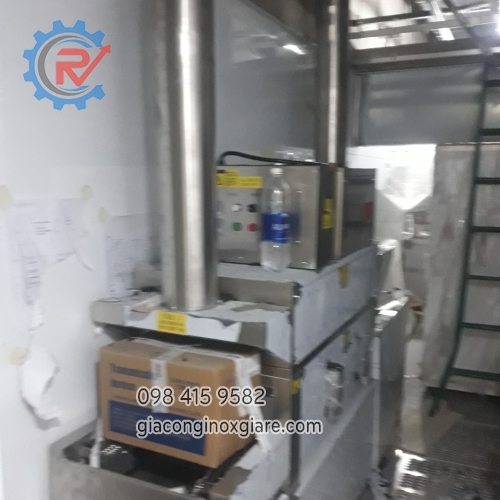 Gia công lắp đặt bếp inox công nghiệp nhà hàng tại Q7.