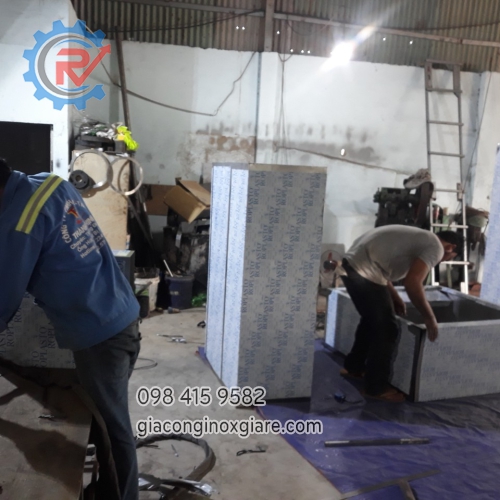 Đơn vị sản xuất, gia công, thi công lắp đặt bếp ăn công nghiệp bằng inox