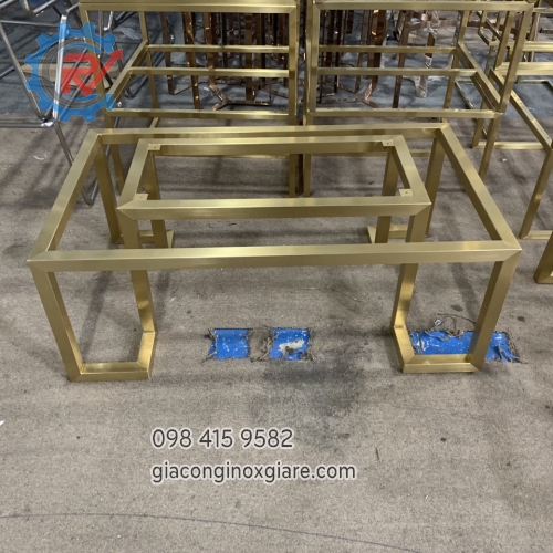 Nhận gia công chân bàn inox mạ PVD màu theo yêu cầu.