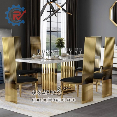 Bộ bàn ăn cao cấp mang phong cách hoàng gia.