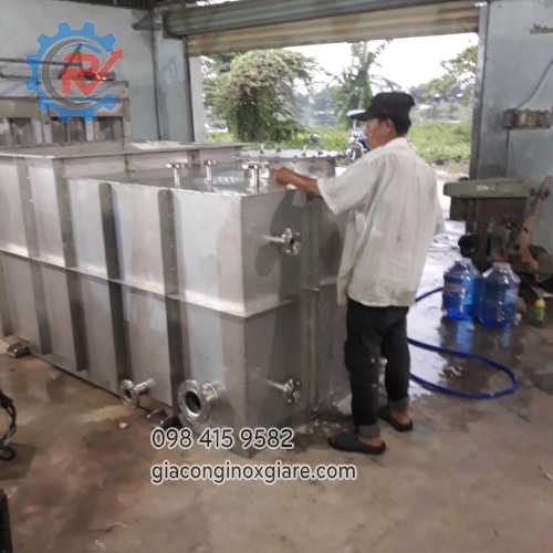 Bồn chứa bằng inox công nghiệp dạng kiểu vuông
