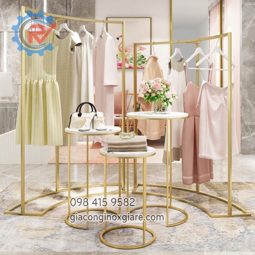 Thi công lắp đặt khung kệ shop thời trang