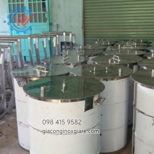 Nhận gia còng bồn chứa hóa chất công nghiệp số lượng lớn.