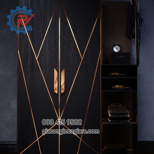 Tủ gỗ kết hợp trang trí inox mạ vàng