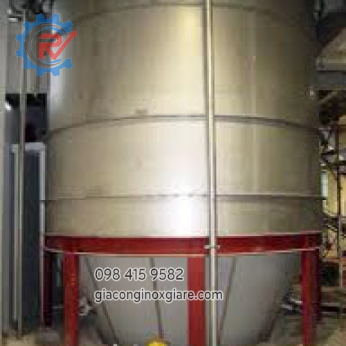 Cơ khí Phong Vũ chuyên sản xuất các loại bồn dùng trong công nghiệp, uy tín. 