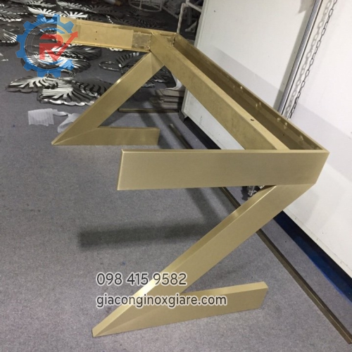 Đơn vị chuyên gia công chân bàn inox mạ vàng PVD theo yêu cầu