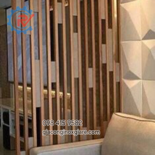 Đơn vị chuyên gia công lắp đặt vách ngăn trang trí inox mạ PVD phong cách Châu Âu sang trọng.