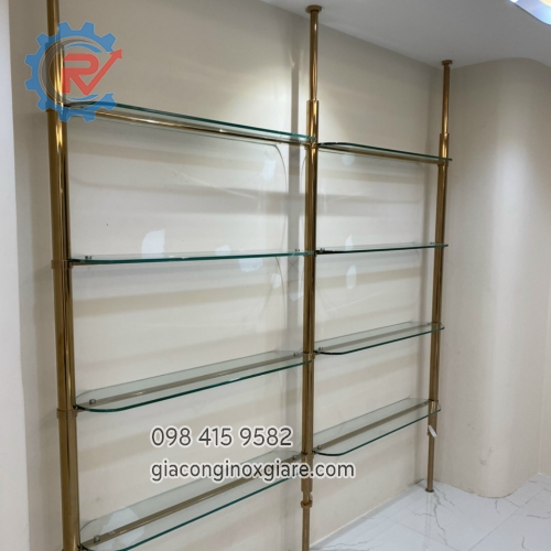 Gia công lắp đặt kệ trưng bày inox mạ PVD cao cấp tại TPHCM