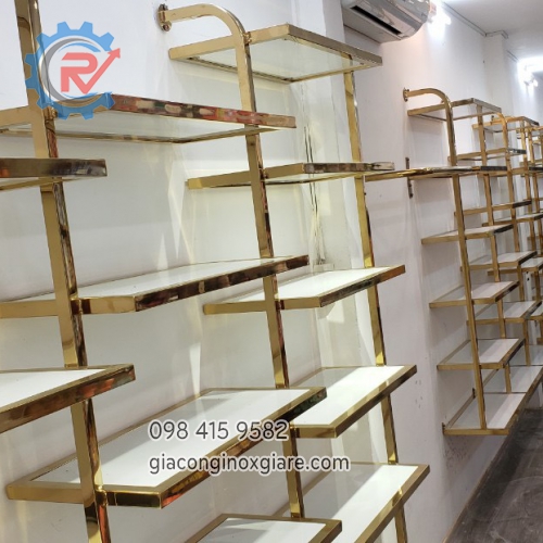Gia công lắp đặt kệ trưng bày inox mạ PVD cao cấp tại TPHCM