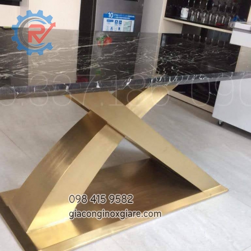 Gia công chân bàn inox mạ vàng titan theo yêu cầu