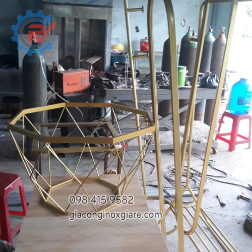 Gia công theo yêu cầu các sản phẩm nội thất inox mạ vàng PVD