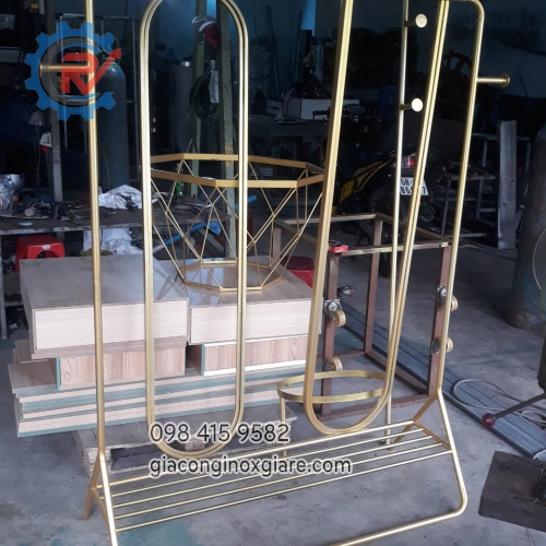 Gia công inox mạ vàng  theo yêu cầu các chi tiết trong nội thất