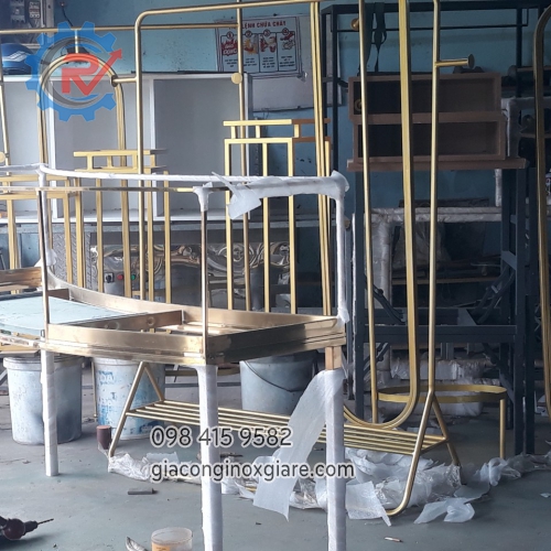 Gia công inox mạ vàng PVD theo yêu cầu tại xưởng