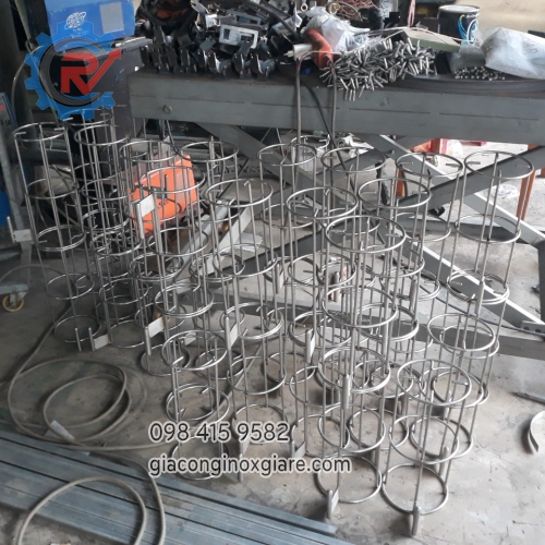 Nhận tư vấn, thiết kế, gia công sản xuất nội thất inox mạ vàng theo yêu cầu